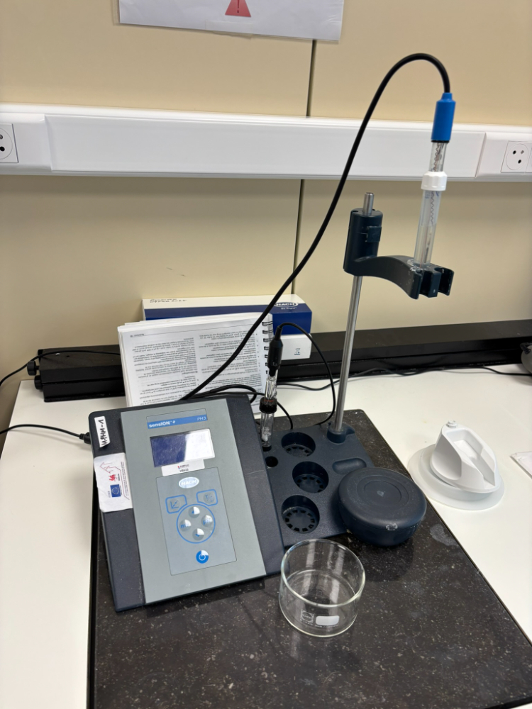 Image of Hach PH 3 PH-Meter